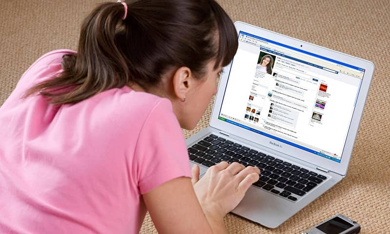 mujer manejar home facebook